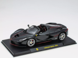 Ferrari LaFerrari Aperta 2016 1:24 - plastový box je na zadnej strane äúplne  zničený!