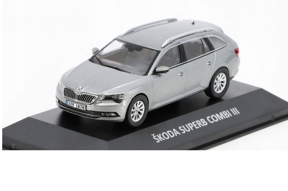 Škoda Superb Combi III (pokrčený blister)