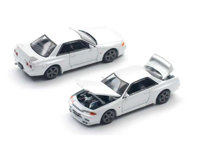 Nissan Skyline GT-R R32, crystal white 1:64 